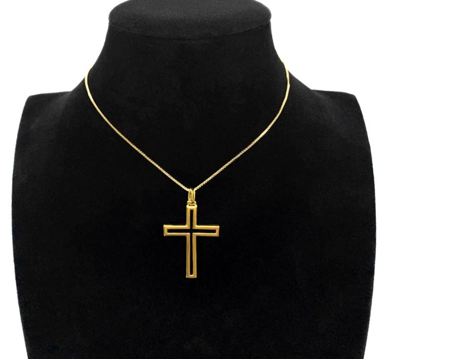 Cross pendant necklace